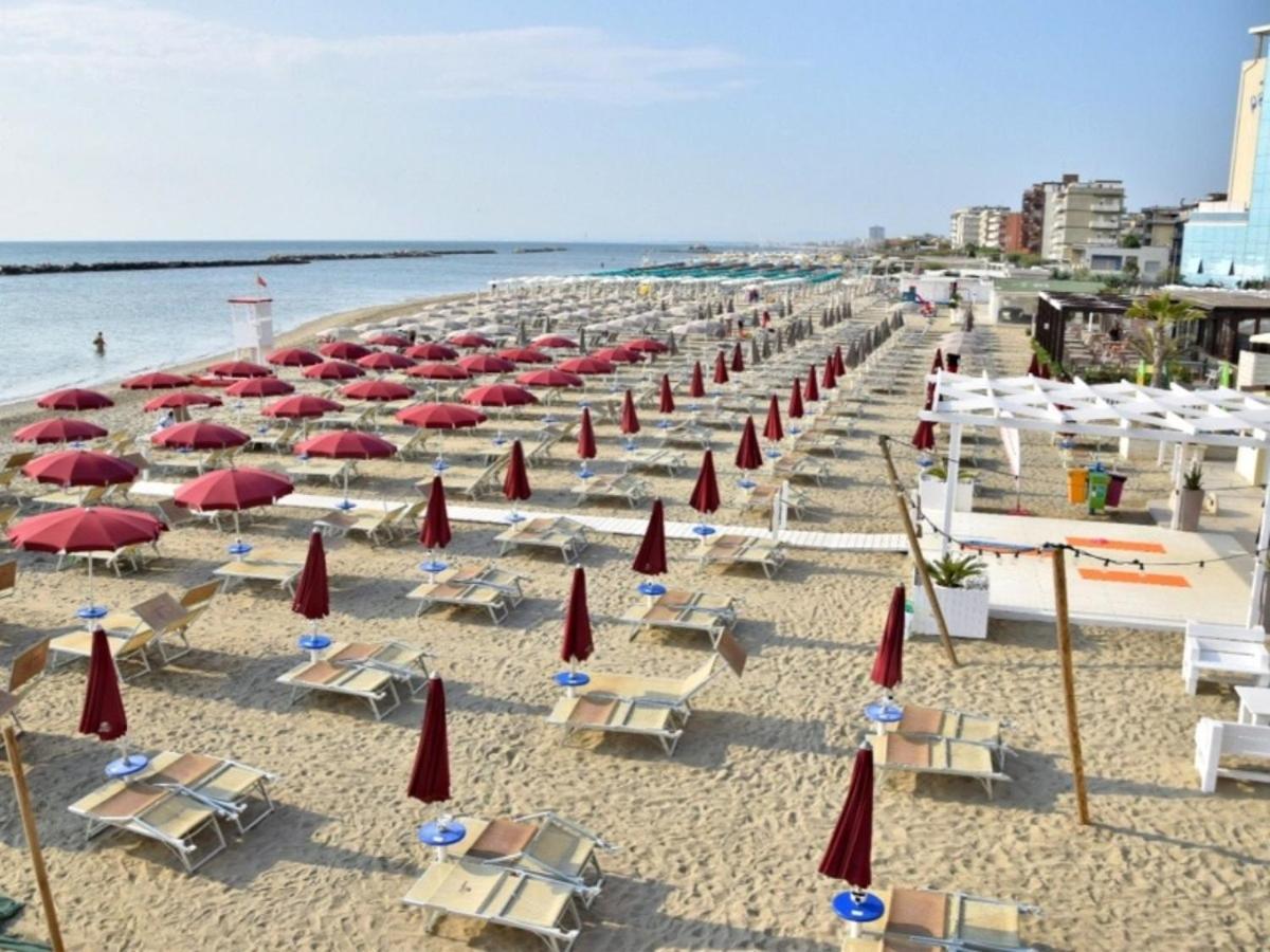 Hotel Tokio Village Lido Di Savio Buitenkant foto