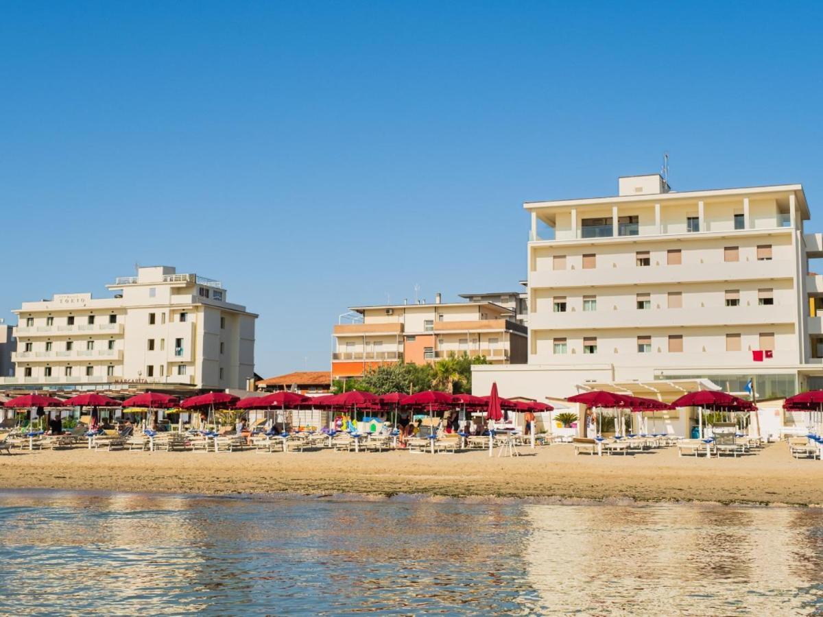 Hotel Tokio Village Lido Di Savio Buitenkant foto