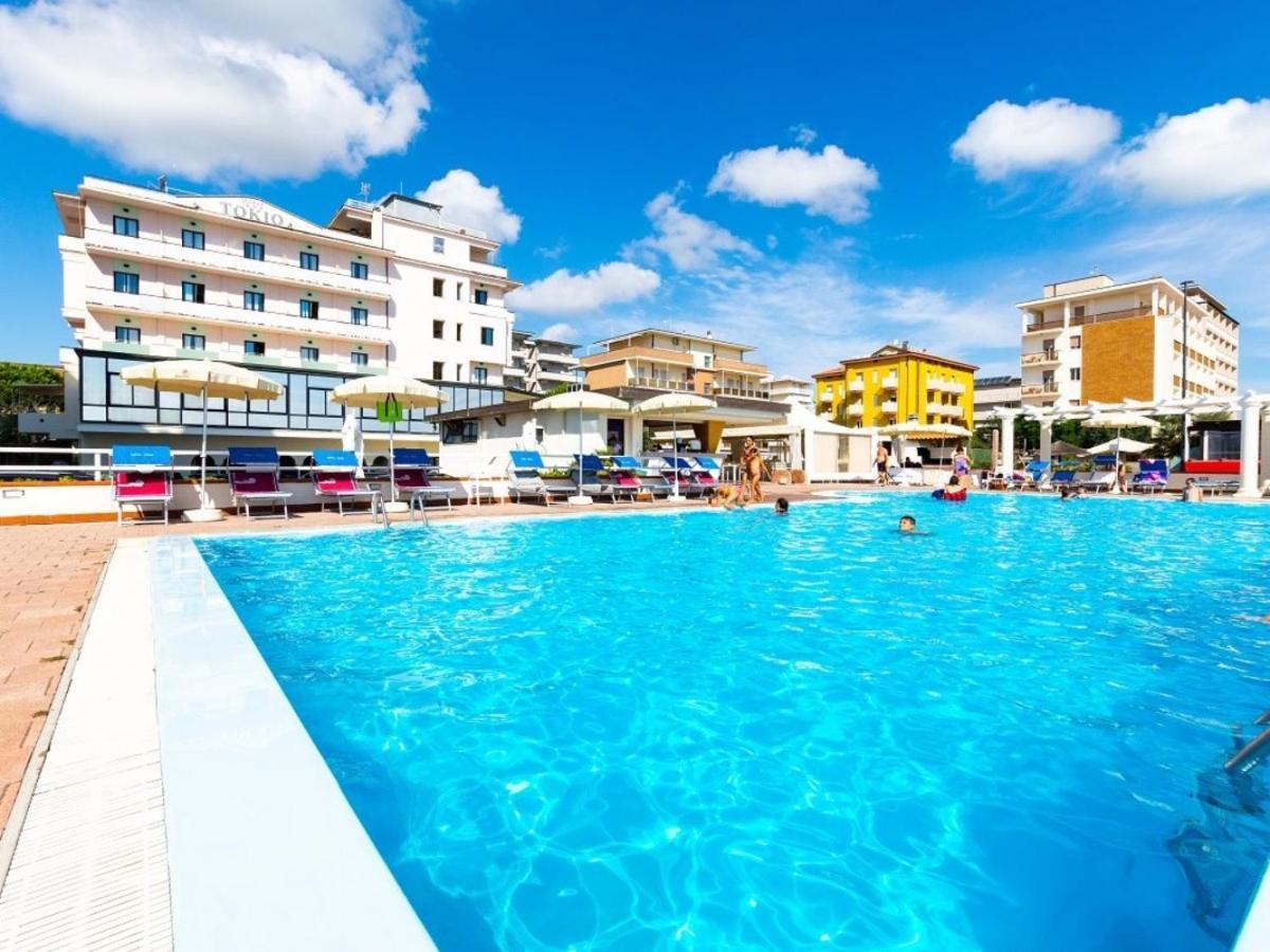 Hotel Tokio Village Lido Di Savio Buitenkant foto